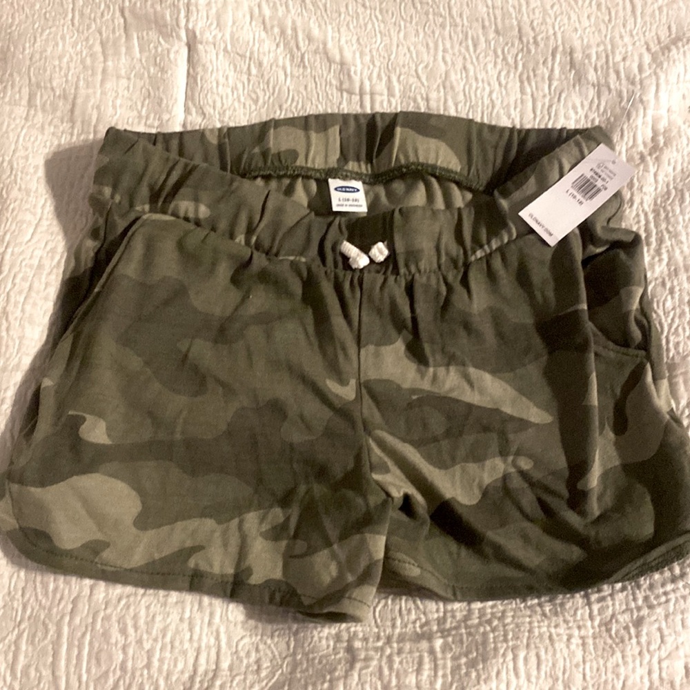 New With Tags Girls Old Navy Camo Shorts Size L